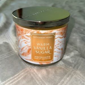 Bath and body works warm vanilla sugar candle
